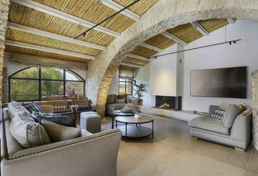 Turisme Rural Mas Ametller   Casa Gran