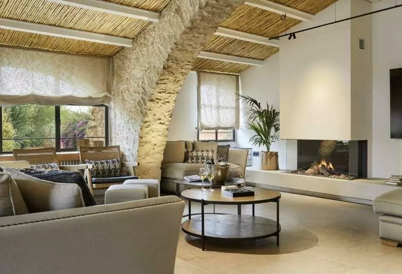 Turisme Rural Mas Ametller   Casa Gran