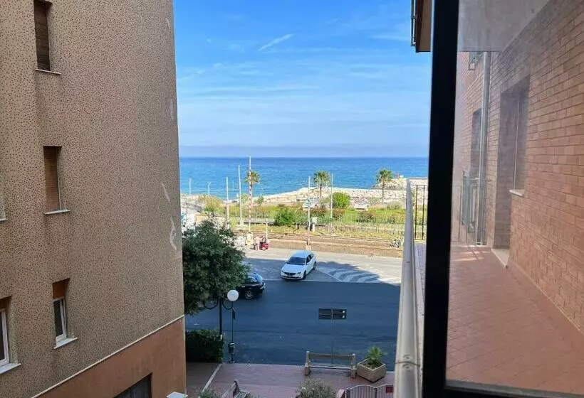 Oasi Inn   Spazioso Monolocale Con Balcone Vista Mare