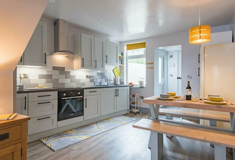 Castle View   Charming Cottage With Views Of Dover Castle