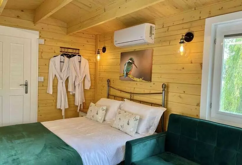 Willow Tree Lodge   Cosy Lodge In The Heart Of The Kent Countryside