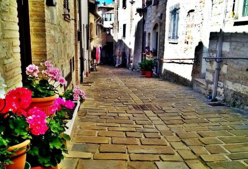 La Casetta De La Rocca