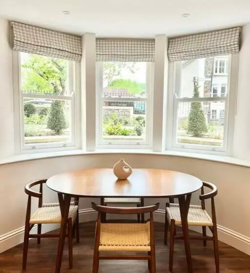 Redland Suites   Apartment 2