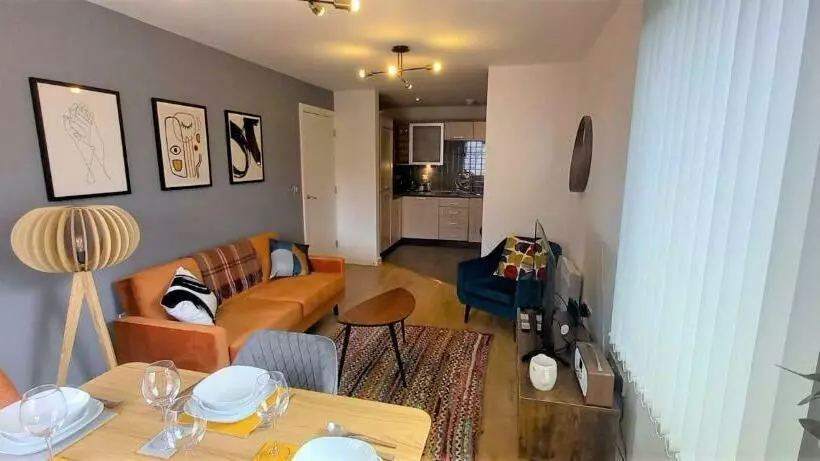 Stunning Modern Coventry City Centre Apartment