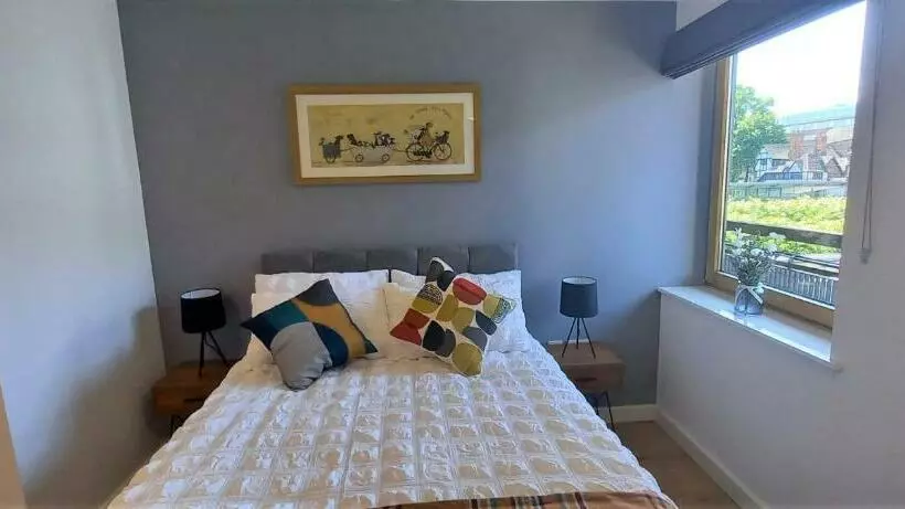 Stunning Modern Coventry City Centre Apartment