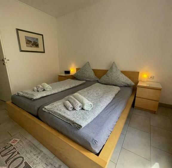 Ferienwohnung Sonnenuhr