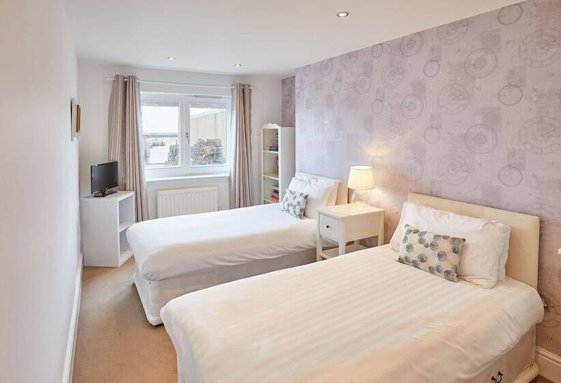 Host Stay The Plaice