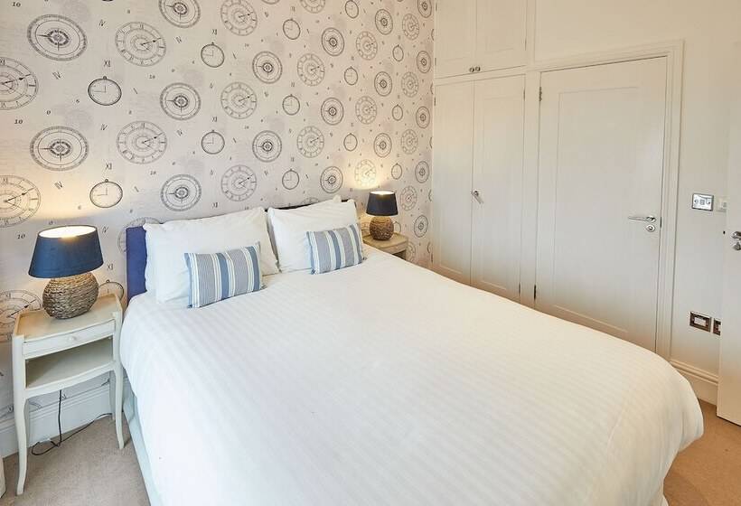 Host Stay The Plaice