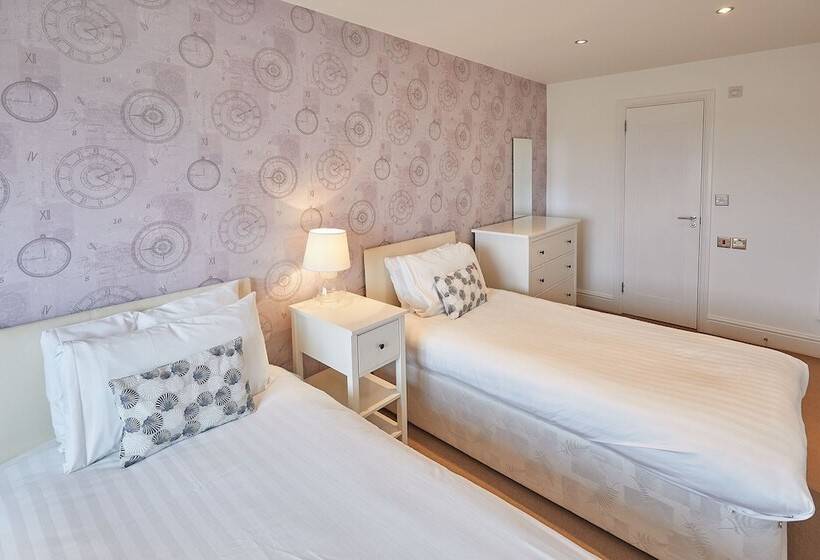 Host Stay The Plaice