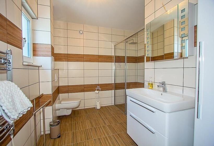 Remarkable 4 Bed House In St Minver Rock