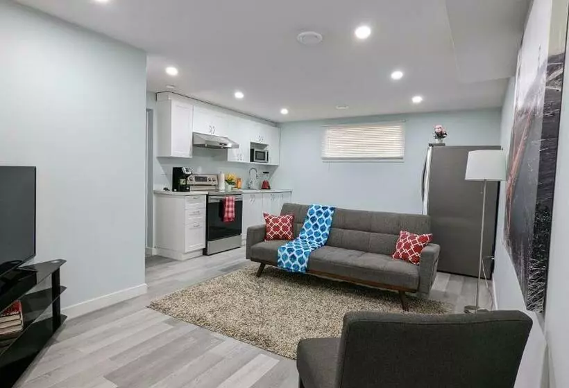 Serene & Modern 1bed Suite + Close To Airport