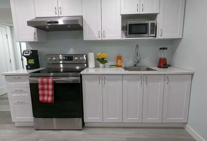 Serene & Modern 1bed Suite + Close To Airport