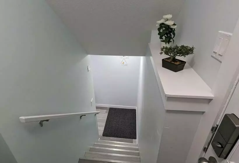 Serene & Modern 1bed Suite + Close To Airport