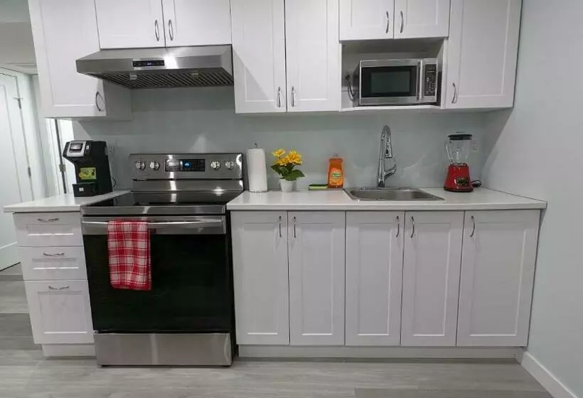 Serene & Modern 1bed Suite + Close To Airport