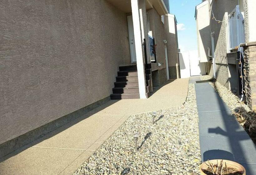 Serene & Modern 1bed Suite + Close To Airport