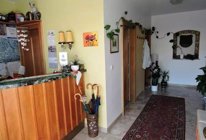 مبيت وإفطار Gasthaus Oasis