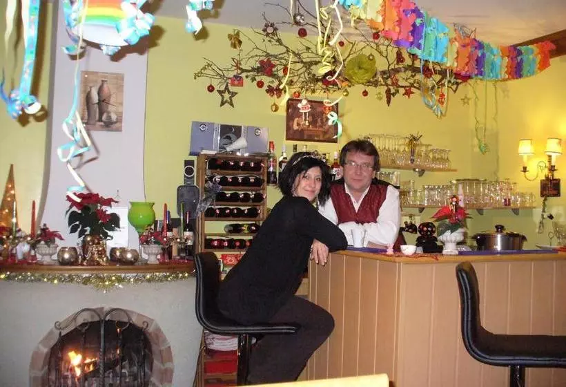 مبيت وإفطار Gasthaus Oasis