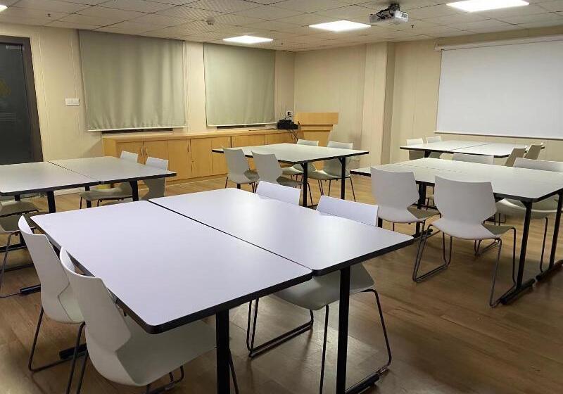 Hanting Hotel Shenzhen Nanshan Metro Station