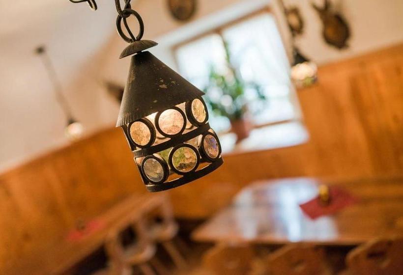 Отель Löwenwirt