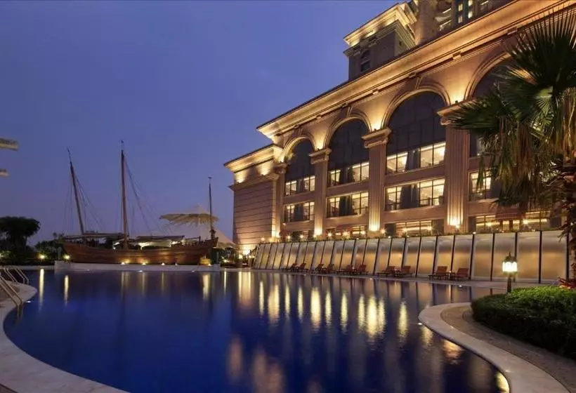 هتل Sovereign Zhanjiang