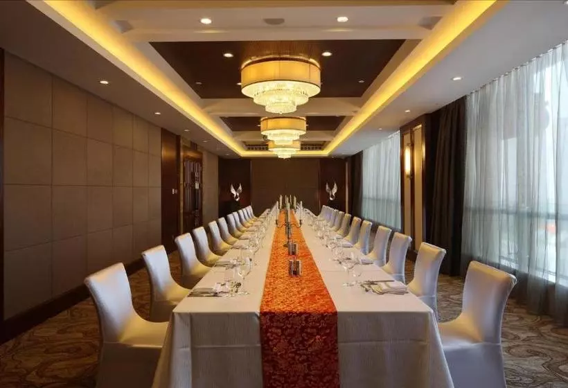 هتل Sovereign Zhanjiang