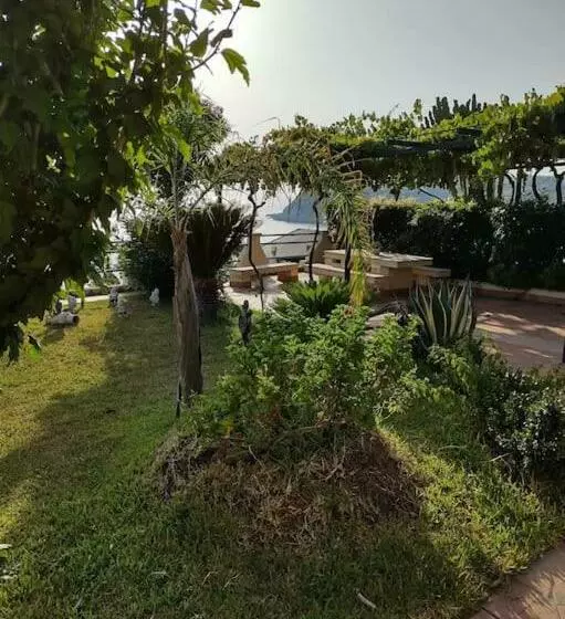 Appartamento Incantevole In Villa, Vista Mare