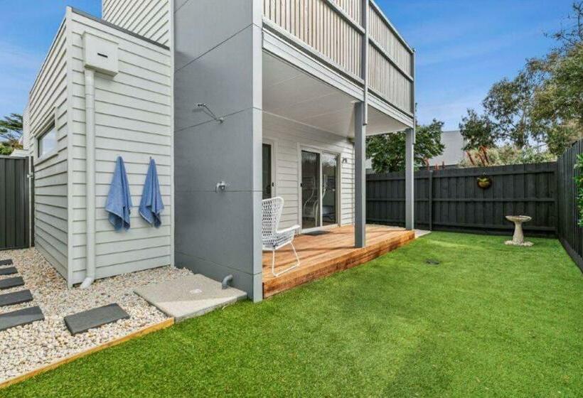 Casa Emec  Pets Welcome Luxury, Aircon, Walk To The Shops And Beach! Outdoor Shower And Garage Parki