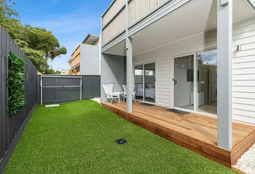 Casa Emec  Pets Welcome Luxury, Aircon, Walk To The Shops And Beach! Outdoor Shower And Garage Parki