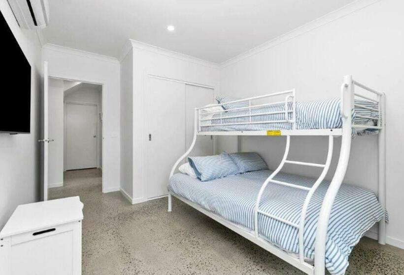 Casa Emec  Pets Welcome Luxury, Aircon, Walk To The Shops And Beach! Outdoor Shower And Garage Parki