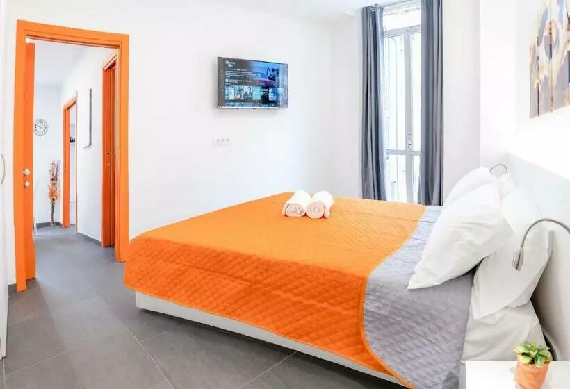 Colours Apartments & Rooms