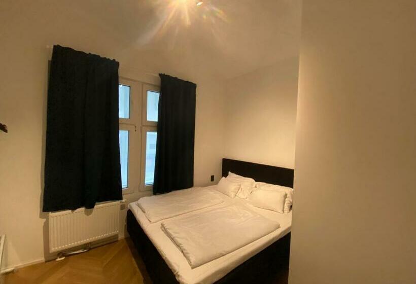 Design Apartment In The Centre Of Vienna