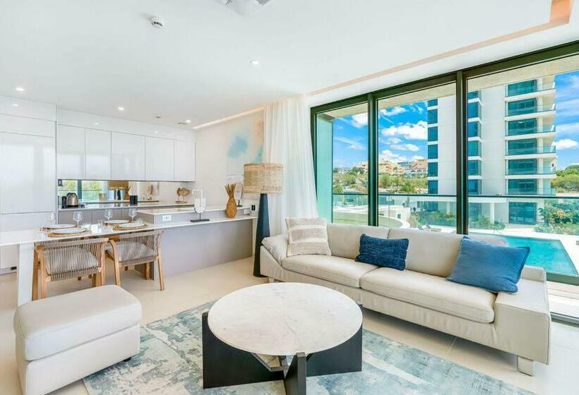 Fourteen At Mullet Bay