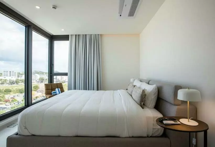 Fourteen At Mullet Bay