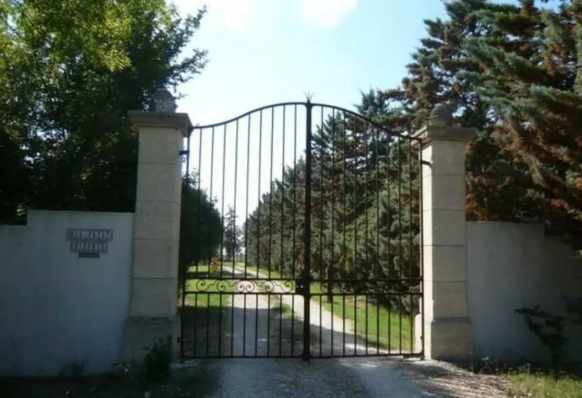 La Commanderie   18 Pers. Piscine Privée Chauffée