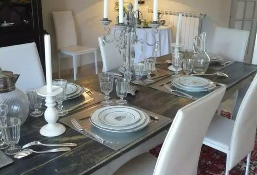 La Commanderie   18 Pers. Piscine Privée Chauffée