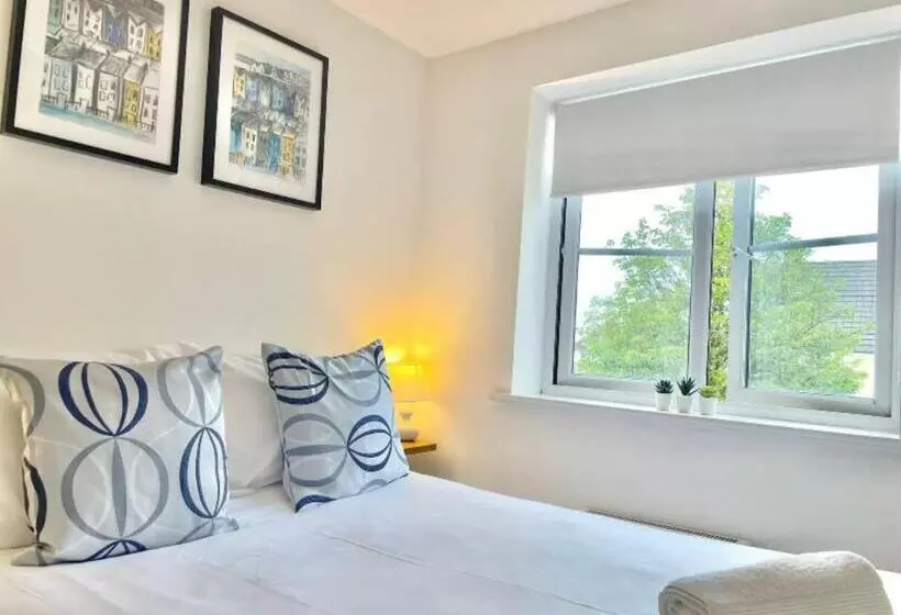 Lovely 2 Bedroom Bristol Apartment. Free Parking