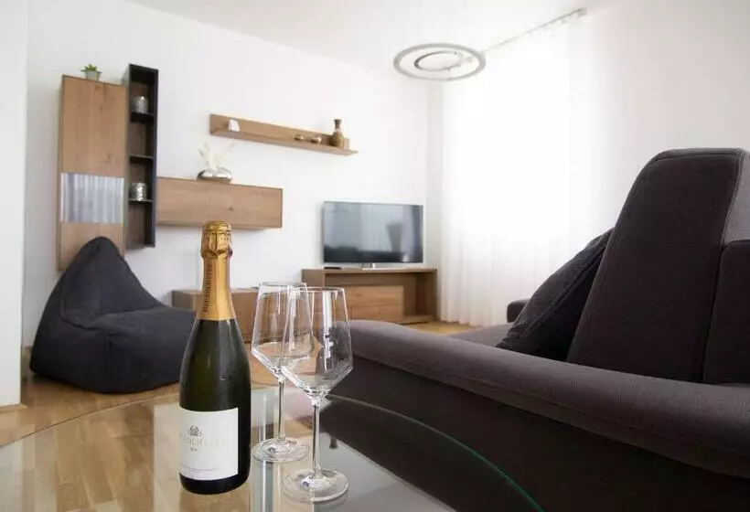 Rooftop Tulln Operated By Revliving