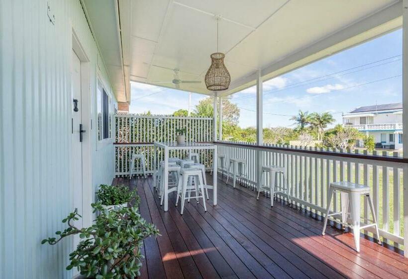 At The Beach Brooms Head Ljhooker Yamba