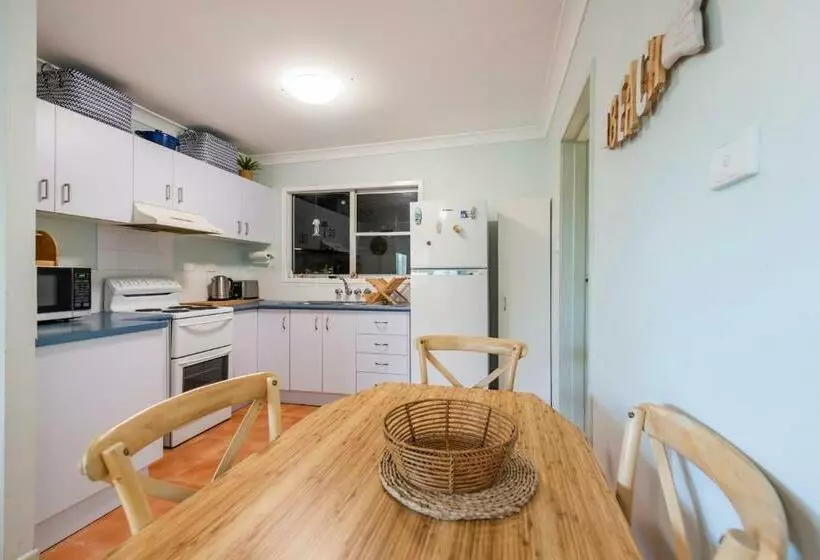 At The Beach Brooms Head Ljhooker Yamba