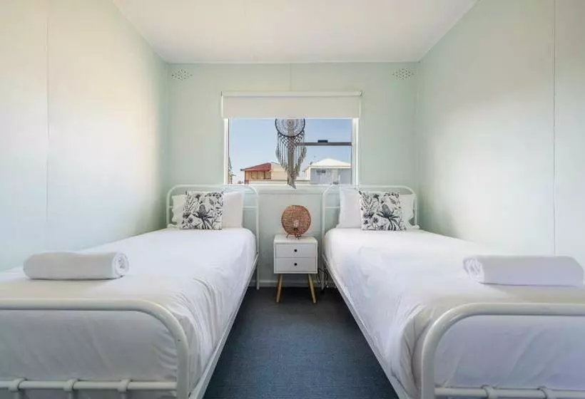 At The Beach Brooms Head Ljhooker Yamba