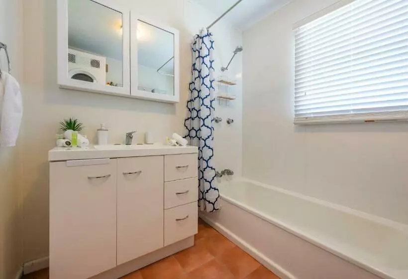 At The Beach Brooms Head Ljhooker Yamba