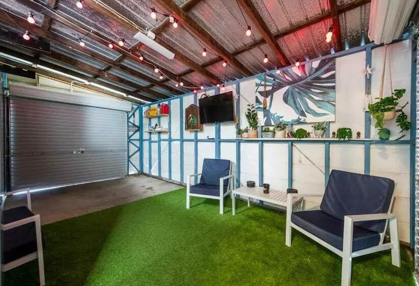 At The Beach Brooms Head Ljhooker Yamba