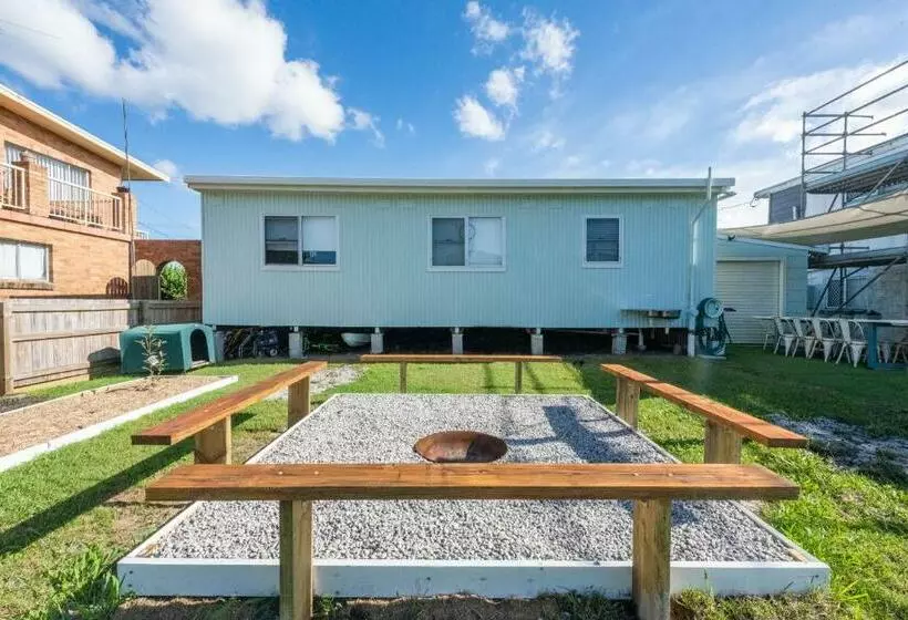 At The Beach Brooms Head Ljhooker Yamba