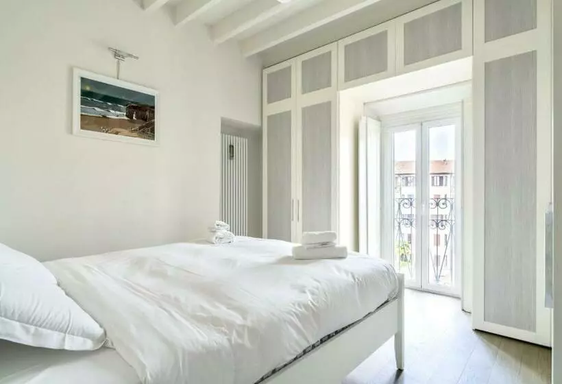 Lovely Apartment On The Navigli River By Easylife