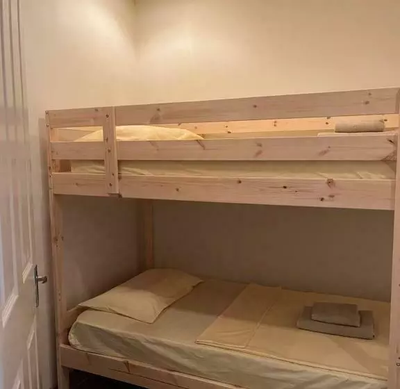 Theodoros Apt.22