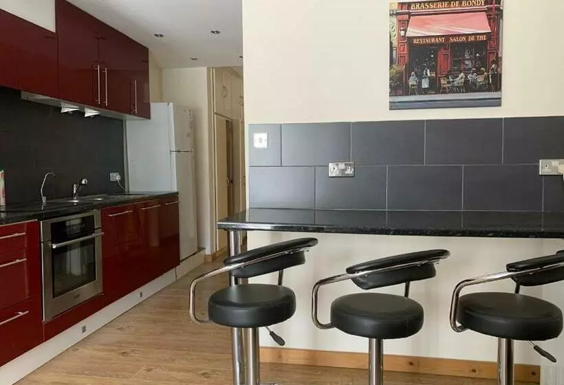 Theodoros Apt.22