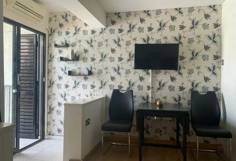 Theodoros Apt.22