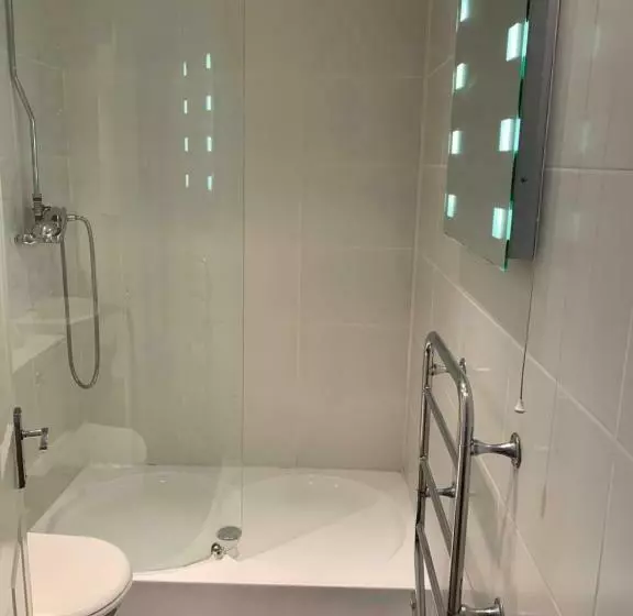 Theodoros Apt.22