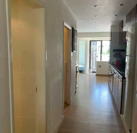Theodoros Apt.22