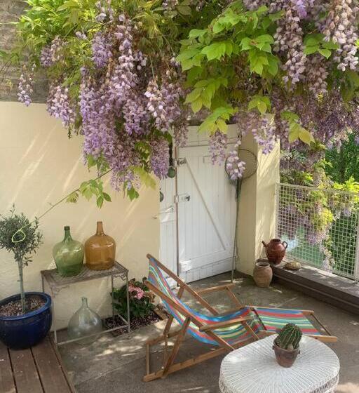 Maison Des Glycines Au Bord Du Doubs